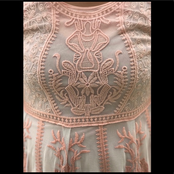 Pink Lace - Picture 2 of 2